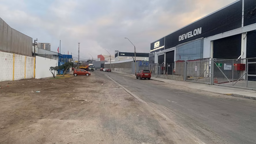 GALPON CERRADO BODEGAJE OFICINAS C7 380V