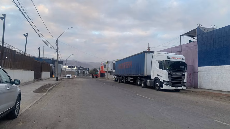GALPON CERRADO BODEGAJE OFICINAS C7 380V