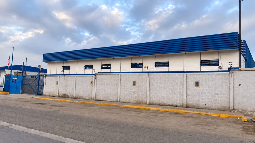 GALPON CERRADO BODEGAJE OFICINAS C7 380V