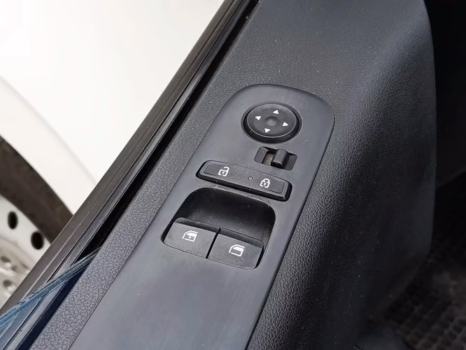 HYUNDAI STARIA 2023 - Imagen 13
