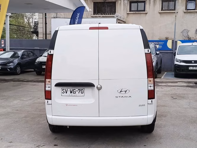 HYUNDAI STARIA 2023 - Imagen 9