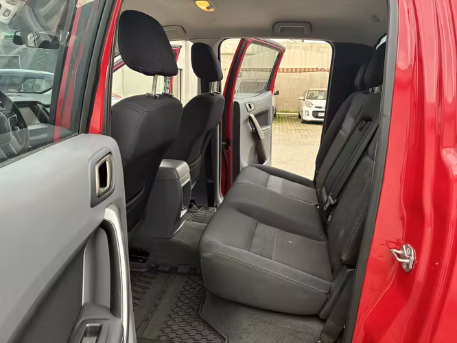 CAMIONETA FORD  RANGER XLT 3.2 DIESEL AÑO 2018 Km 264442 - Imagen 5