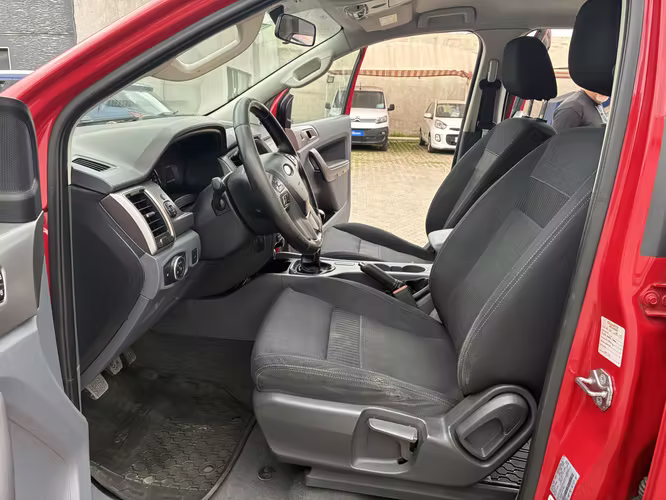 CAMIONETA FORD  RANGER XLT 3.2 DIESEL AÑO 2018 Km 264442 - Imagen 4