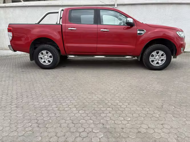 CAMIONETA FORD  RANGER XLT 3.2 DIESEL AÑO 2018 Km 264442 - Imagen 2