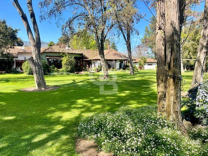 Casona de campo en Rapel, con parque y orilla. CBG