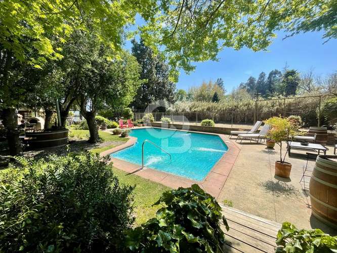 Casona de campo en Rapel, con parque y orilla. CBG