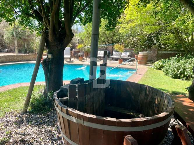 Casona de campo en Rapel, con parque y orilla. CBG