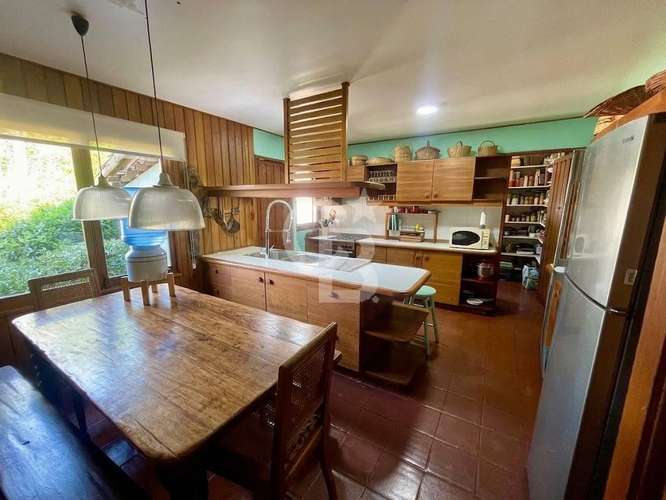 Casona de campo en Rapel, con parque y orilla. CBG