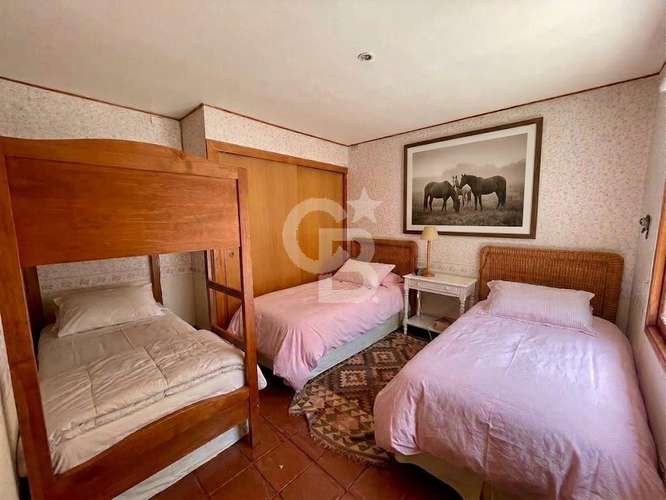 Casona de campo en Rapel, con parque y orilla. CBG