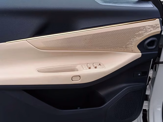 LYNK&CO 08 2027 - Imagen 11
