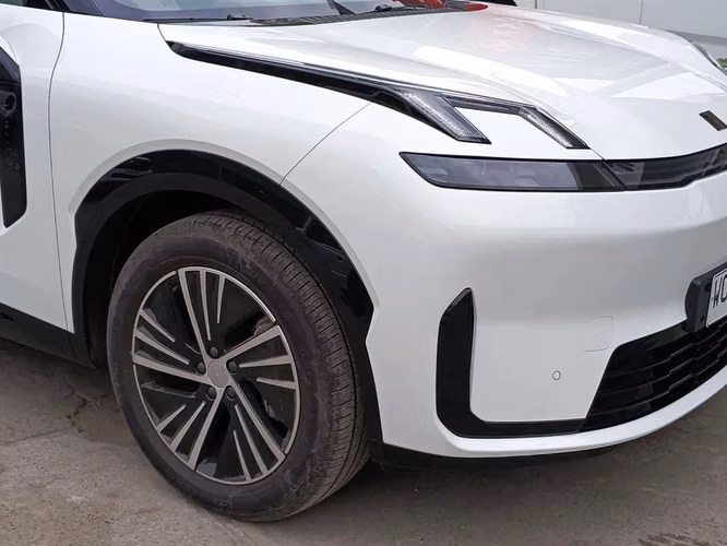 LYNK&CO 08 2027 - Imagen 5