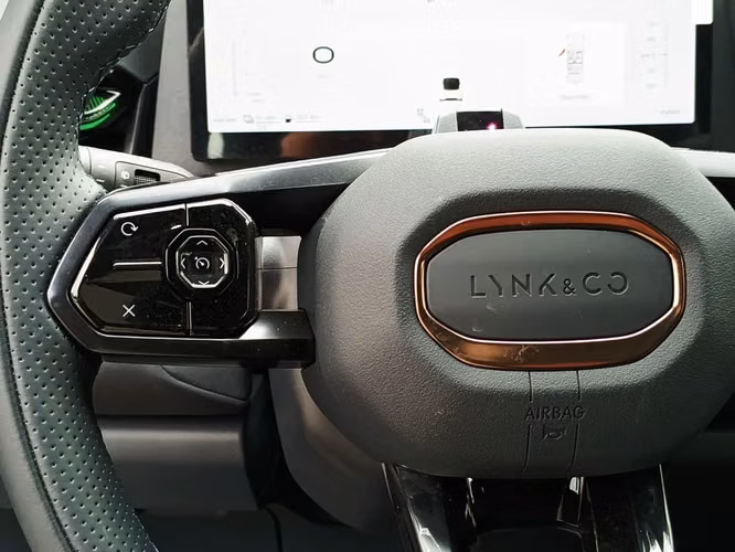 LYNK&CO 08 2027 - Imagen 18