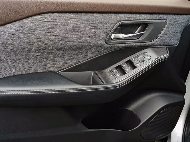 NISSAN X-TRAIL 2025 - Imagen 10