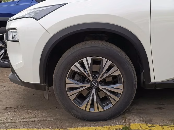 NISSAN X-TRAIL 2024 - Imagen 5
