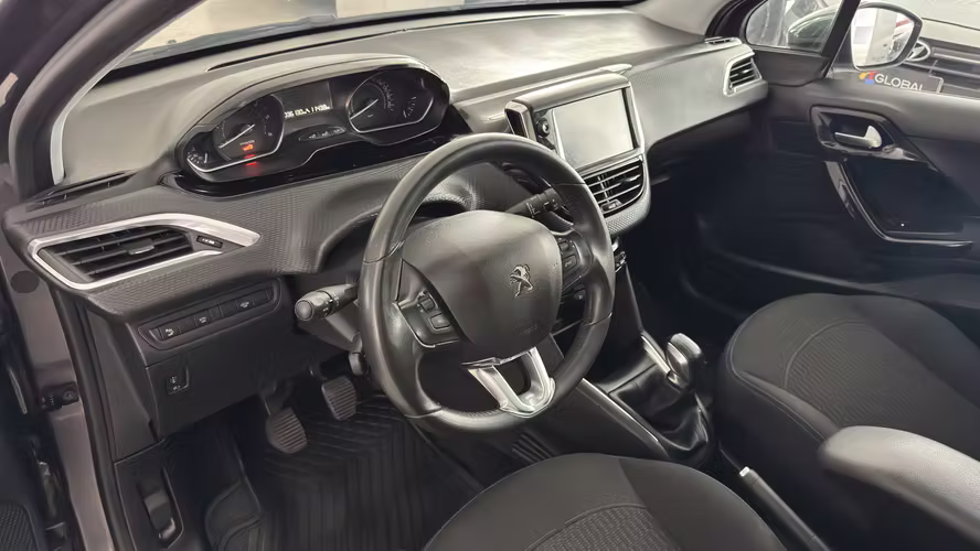 Peugeot	208	Blue HDI 100 1.5 año 2021-$9.900.000 - Imagen 2