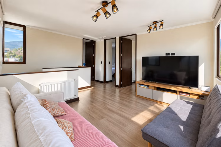 ARRIENDO ESPECTACULAR CASA PIEDRA ROJA 3D, 3B + SERVICIO + BODEGA - Imagen 9