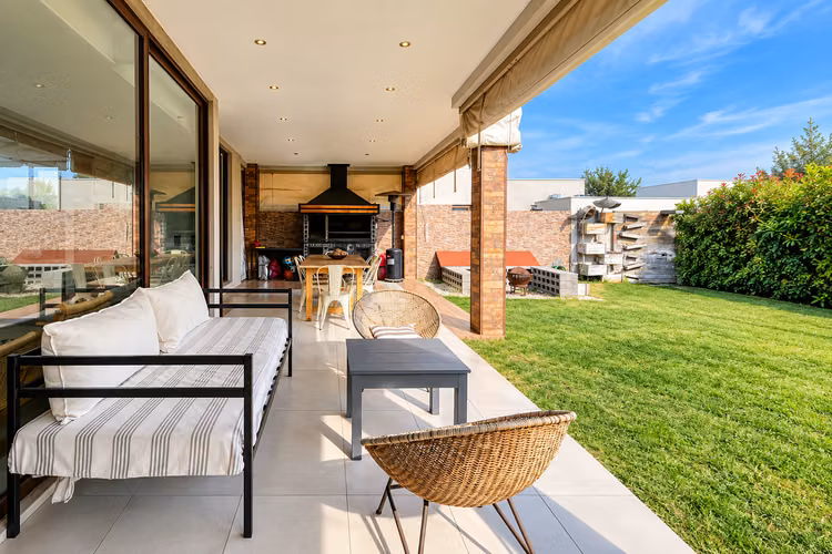 ARRIENDO ESPECTACULAR CASA PIEDRA ROJA 3D, 3B + SERVICIO + BODEGA - Imagen 14