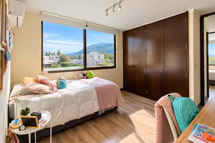 ARRIENDO ESPECTACULAR CASA PIEDRA ROJA 3D, 3B + SERVICIO + BODEGA - Imagen 11