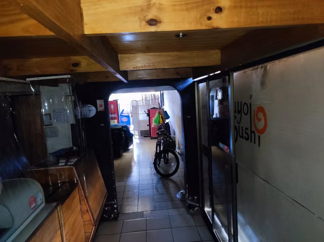 EXCELENTE OPORTUNIDAD COMERCIAL EN MAIPÚ — LOCAL EN VENTA DE 182 M²