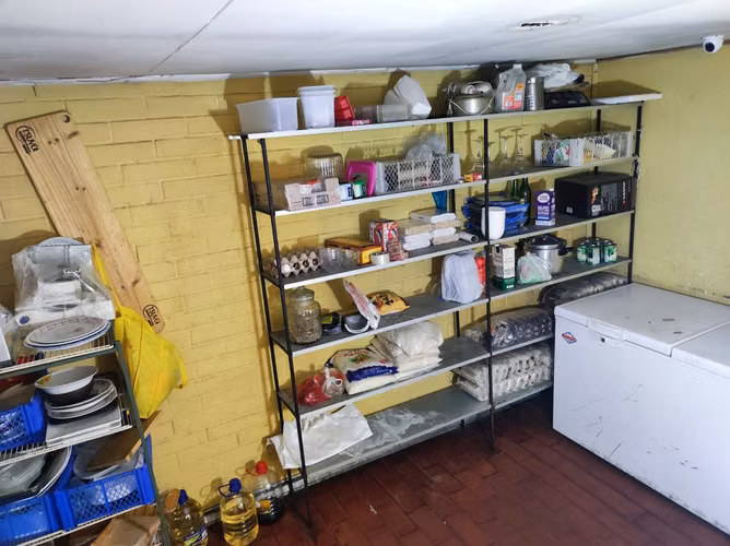 EXCELENTE OPORTUNIDAD COMERCIAL EN MAIPÚ — LOCAL EN VENTA DE 182 M²