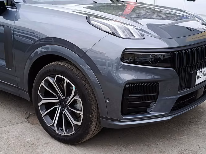 LYNK&CO 09 2027 - Imagen 5