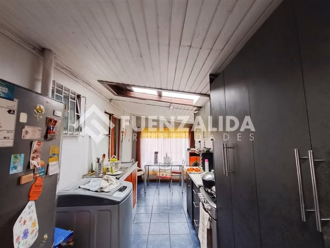 Casa 2 Dormitorios con Patio Excelente Conectividad Coronel - Imagen 6