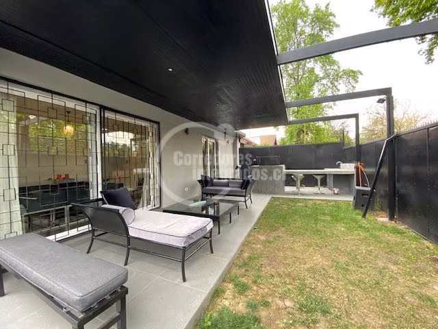 Casa en venta de 4 dorm. en Vitacura