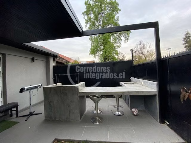 Casa en venta de 4 dorm. en Vitacura - Imagen 4
