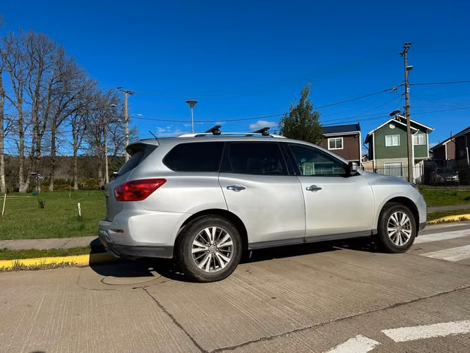 Nissan pathfinder Sense 3.5 v6 FWD