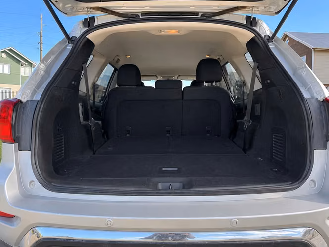 Nissan pathfinder Sense 3.5 v6 FWD