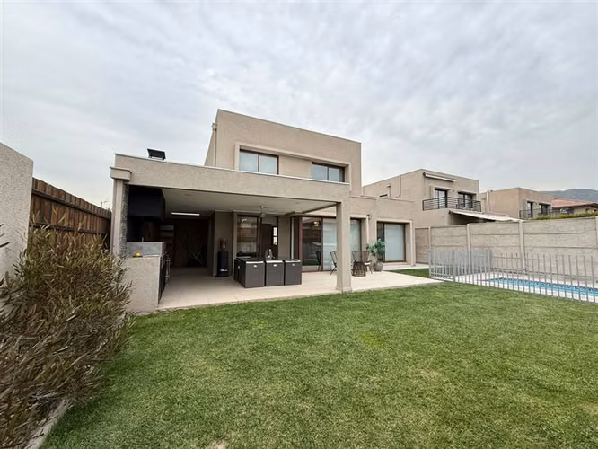Arriendo Casa en Condominio 3D 3B en Chicureo - Imagen 18
