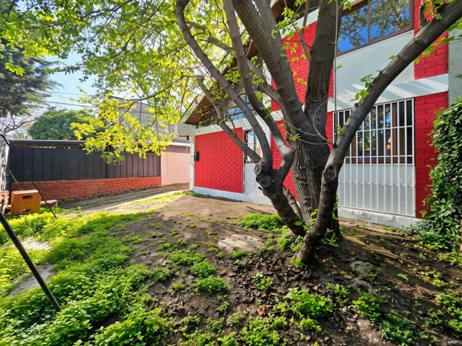 Amplia casa con gran terreno (184528) - Imagen 24