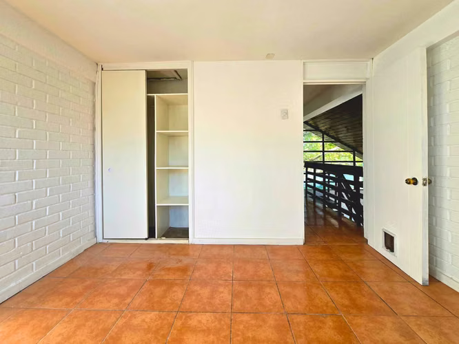 Amplia casa con gran terreno (184528) - Imagen 21