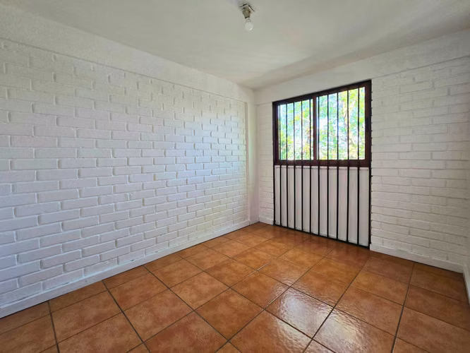 Amplia casa con gran terreno (184528) - Imagen 18