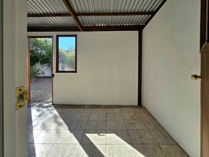 Amplia casa con gran terreno (184528) - Imagen 9