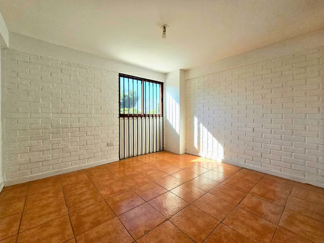 Amplia casa con gran terreno (184528) - Imagen 20