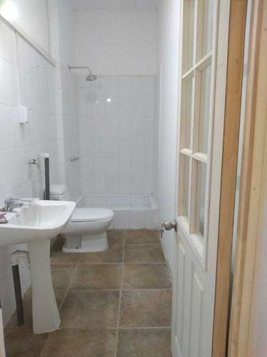 Cerro Baron bajo casa arriendo primer piso C2K (184529)