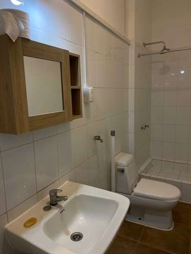 Cerro Baron bajo casa arriendo primer piso C2K (184529)