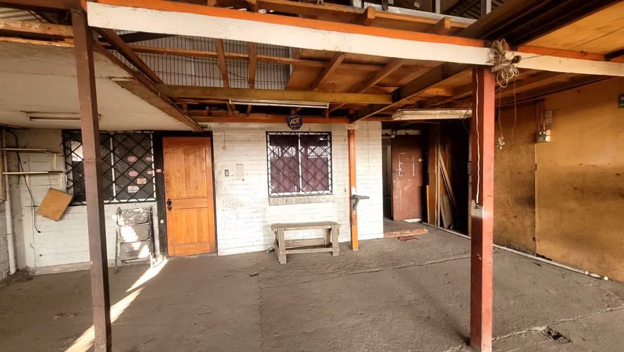 Oportunidad Comercial casa de 100 m2 más  Galpón 135 m2 - Imagen 7