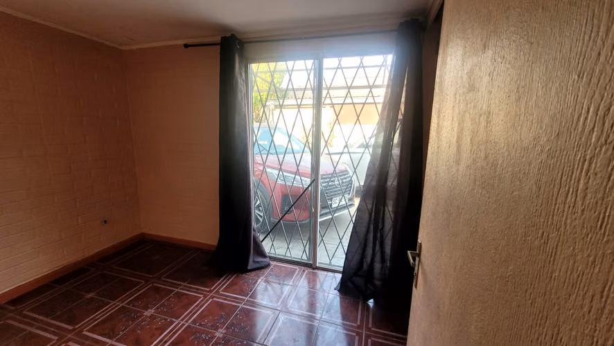 Oportunidad Comercial casa de 100 m2 más  Galpón 135 m2 - Imagen 4