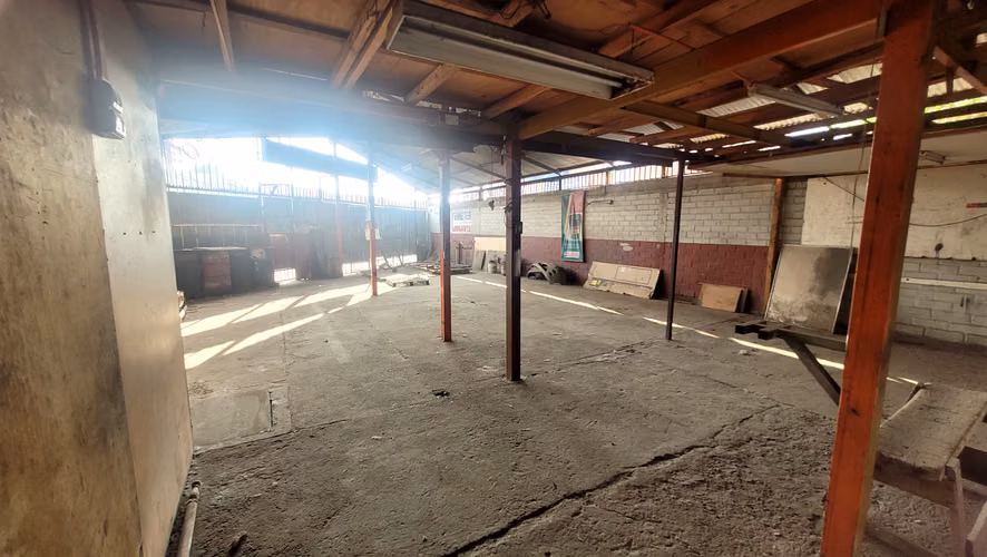 Oportunidad Comercial casa de 100 m2 más  Galpón 135 m2 - Imagen 9