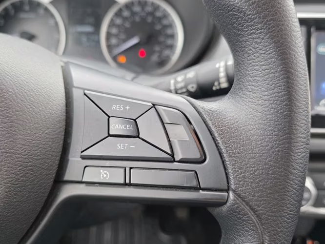 Nissan Versa 1.6 SENSE 4X2 MT 4P 2025 - Imagen 18