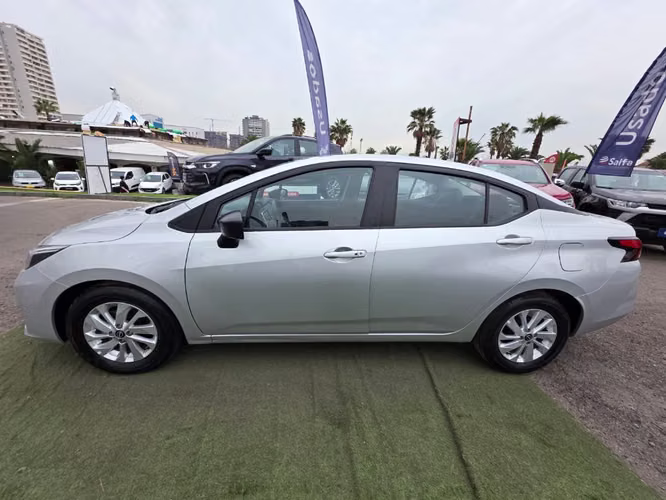 Nissan Versa 1.6 SENSE 4X2 MT 4P 2025 - Imagen 8