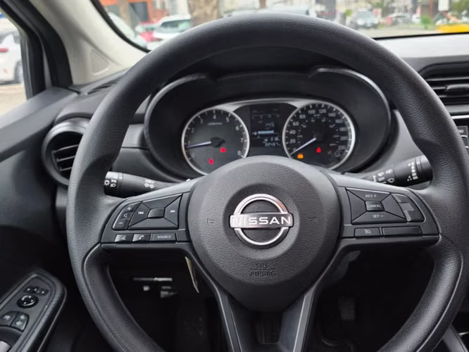 Nissan Versa 1.6 SENSE 4X2 MT 4P 2025 - Imagen 15