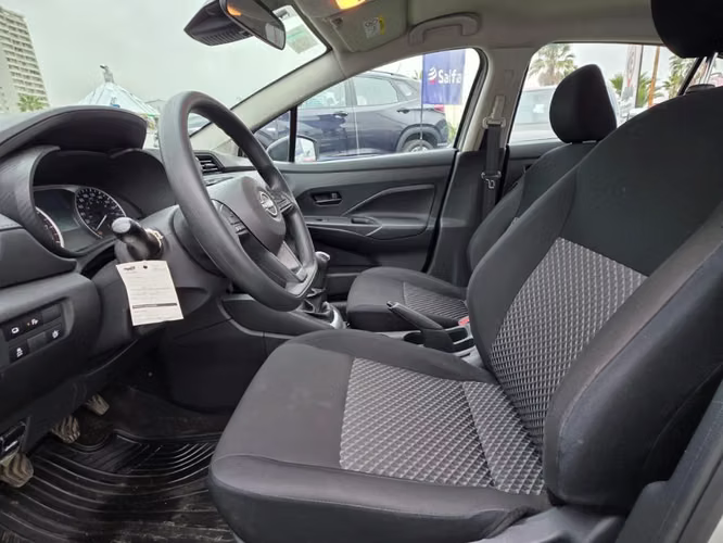 Nissan Versa 1.6 SENSE 4X2 MT 4P 2025 - Imagen 13