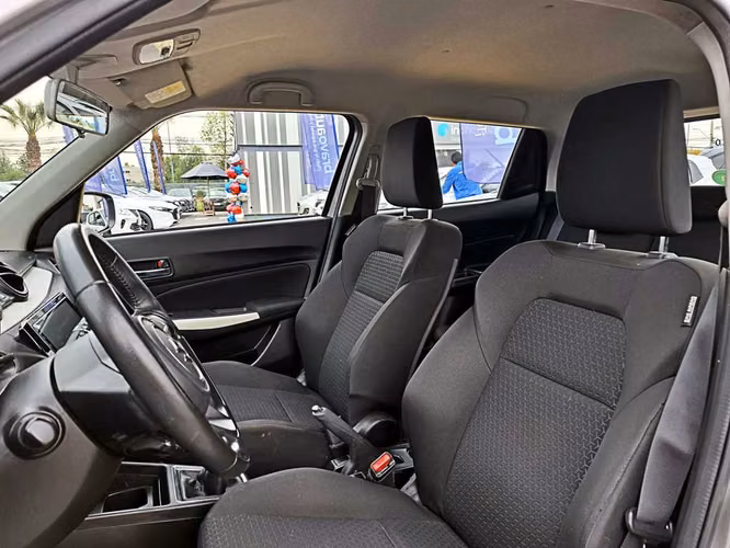 SUZUKI SWIFT 2024 - Imagen 15