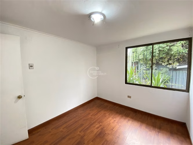 De 4 dorm. 2 baños en pasaje cerrado en Las Condes - Imagen 7