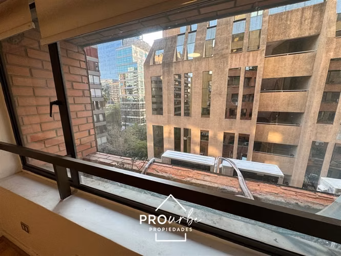 Arriendo en El Golf tranquila calle 2 cuadras de metro - Imagen 11