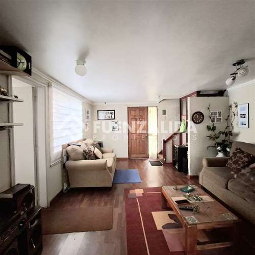 Vende casa regularizada de 3 D- 1B- EST. Puente Alto