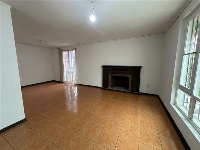 Casa en arriendo de 2 dorm. mas servicios en Macul - Imagen 4